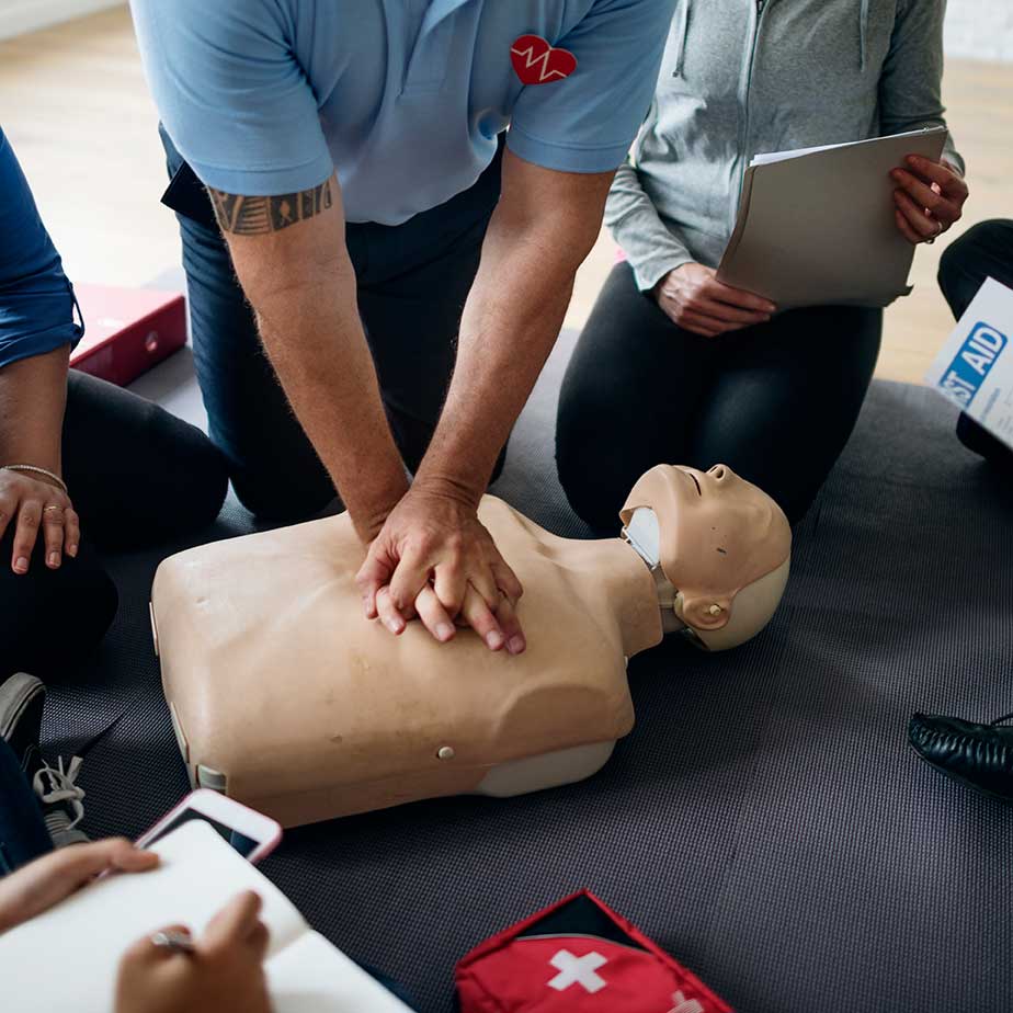 cpr first aid training concept pddvr5z